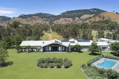 Image de Modern Country Homestead with breathtaking rural views