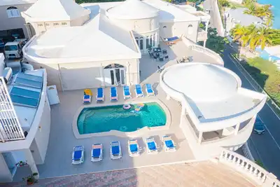 Image de Luxury 8 Bedroom Villa Kimon Fantastic Ocean View!