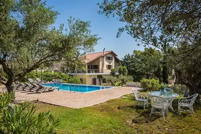 Image de Exceptional summer villa for 2 -12 guests, 600 meters above Xi Beach, Kefalonia