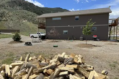 Image de Just Listed- Perfect location, private - on Edge of Cody overlooking hot springs