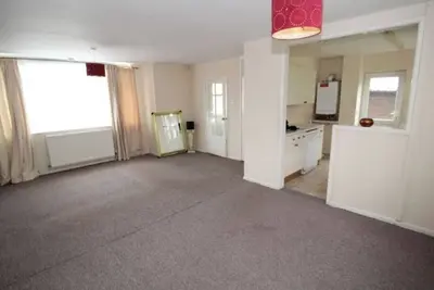 Image de Inviting 5-Bed House in Stockport bramhall