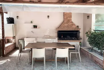 Image de Coral Cottage House (Close to the airport & the sea)
