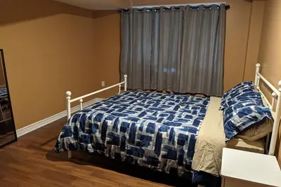 Image de Lovely basement apartment in the heart of Bradford