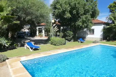 Image de Beautiful vacation home with private swimming pool and gorgeous garden