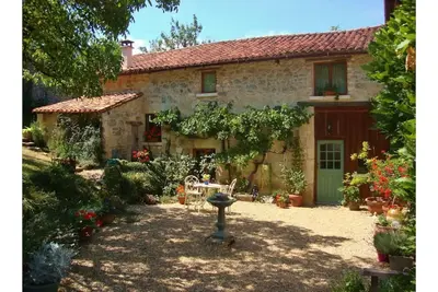 'The Barn', A large 4 person gite with pool, in a quiet and restful location