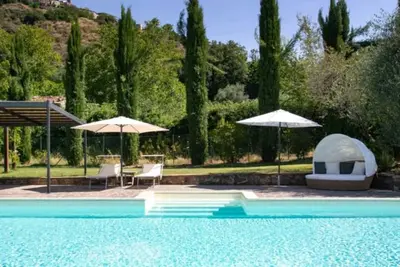 Image de Tuscan country house for exclusive use with large pool (16x7m) and far-reaching views