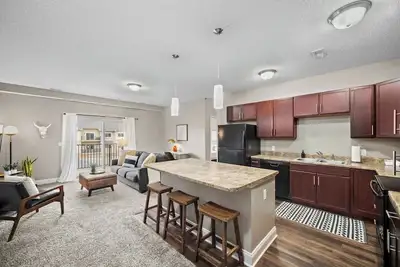 Image de Wifi | Balcony | Garage | Pool | Gym & More!