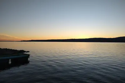 Image de Four-Season Retreat by the Lake; pet friendly!