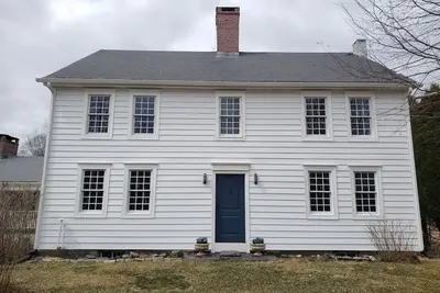 Image de 200 Year old updated Farmhouse on 12 acres - near Berkshire East Mountain Resort