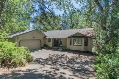 Image de Above The Pines #5 Creekside Cottage