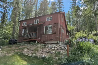 Cozy cabin on a lake just outside of Whitefish