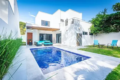 Image de Brand-New 3-Bedroom with Pool Near Beach