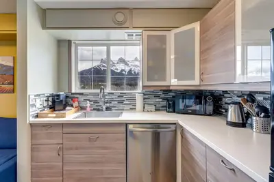 Image de Breathtaking views from our Canmore / Banff Condo.