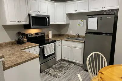 Image de New! ! Woodcrest Cottage - Close to Tri-Cities