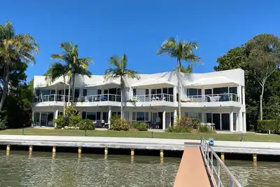 Image de Noosa River Gardens 8 - Waterfront apartment with extensive views to Noosa Haeds
