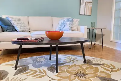 Image de Verona House - 2 bedroom - Steps to Trendy Corydon/ Little Italy