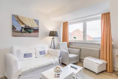 Image de House Alleestraße 37, apartment 3, living in the 1st row - it couldn't be more central!