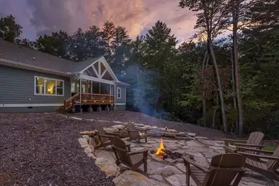 Image de Mountain Days at Lake James | Pet Friendly, Gas Grill & Fire Pit