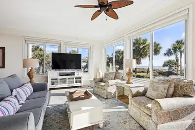 Image de 3105 SeaCrest ~ Raised 1st Floor Villa Overlooking Pool and Beach!
