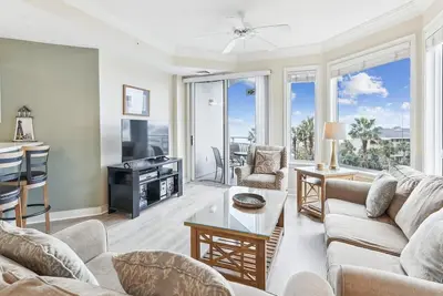 Image de 2406 SeaCrest ~ 4th Floor Villa with Views of the Pool to the Ocean