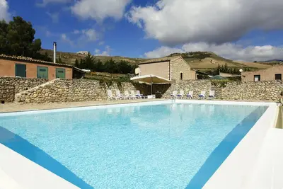 Image de Luxury villa for large groups in beautiful Sicilian countryside