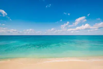 Image de Newly renovated 3 Bed 2 Bath Condo on Seven Mile Beach