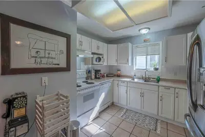 Image de Wade West - Entire Clean & Unique Downtown Duplex