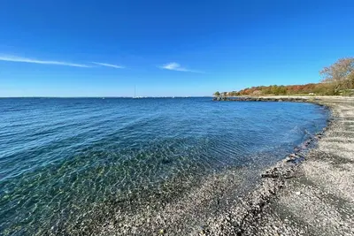 Image de Quiet Cul-de-Sac Home Near Local Beach