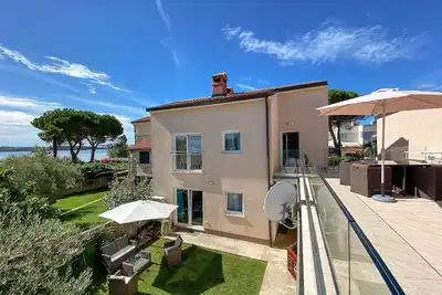 Image de Appartement de vacances pour 6 personnes env. 55 m²à Novigrad, Istrie (Côte ouest de l'Istrie)