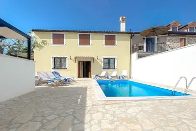 Image de Maison de vacances Brtonigla pour 1 - 6 personnes avec 3 chambres à coucher - Maison de vacances