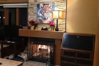 Image de Ski-In/Ski-Out Condo! Two Fire Places! Stunning Balcony Views!