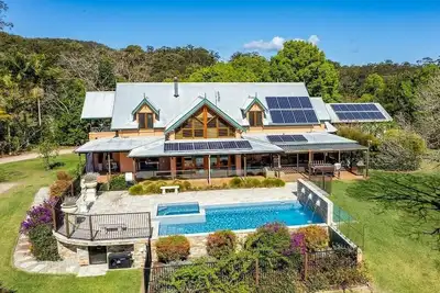 Image de Country home. Resort facilities. Private with views and pool.