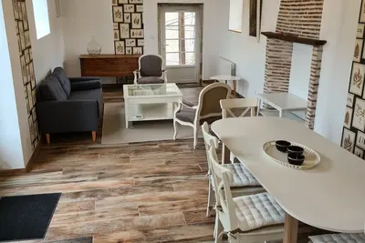 Image de Maison spacieuse avec jardin privatif, idéale pour 6, proche Orléans et Châteaux de la Loire
