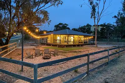 Image de River Murray Escape: The Weekender Bowhill [Winter Bonus $100 Store Credit]