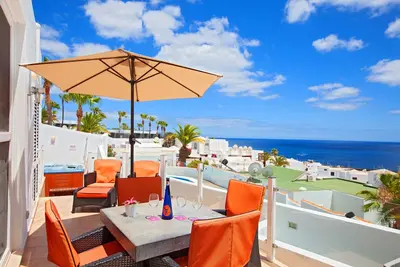 Image de luxury villa sleeps 8 with amazing sea views