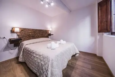 Image de 30% Off! ! ! From S. Niccolò to Ponte Vecchio / 2 bedrooms