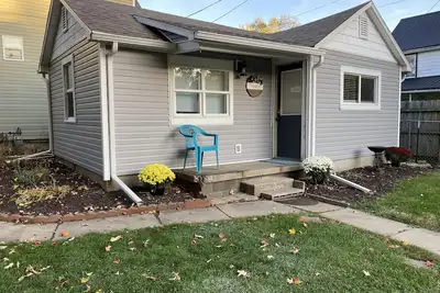 Clean, cozy, modern1 bdrm house just 7 blocks from the Honeywell Center