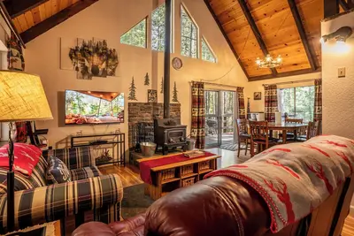 Image de Whispering Pines-Pet Friendly w/ Central Heat!