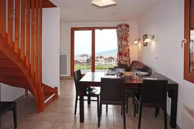 Image de 200m des commerces, piscine, sauna, hammam, terrasse, télévision, casier à ski, 43m², Les Orres