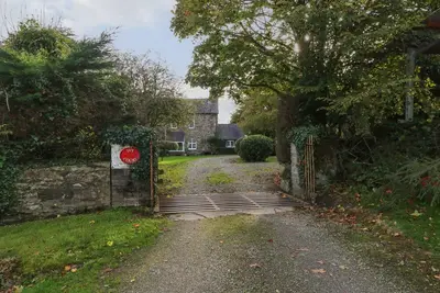 Image de Corner Cottage, pet friendly, with pool in Maenclochog