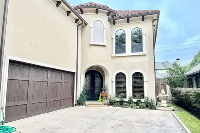 Image de Amazing Mediterranean style Villa in Highland Park with Pool! ! ! Heart of Dallas