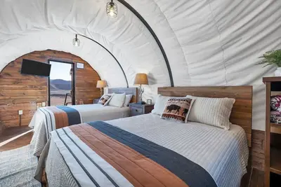 Image de Outdoor fun Wagon #19 w/2qb, bathroom and a Fire