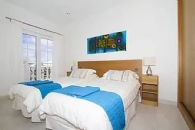 Image de Stunning 5 Bedroom Villa With Private Pool, Jacuzzi And Games Room
