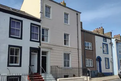 Image de Walking distance to the town centre, harbour and beach.