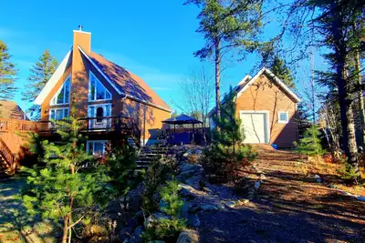 Image de Amazing 3-bedroom Chalet-Sauna/Private lakeview+Spa/Bbq(Best place to relax)