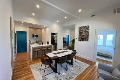 Image de Downtown Salem - Park & Play Modern 3 Bedroom