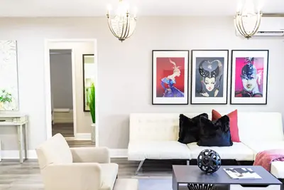 Image de 🅽🅾🅷🅾🆃🅴🅻 Buckhead-Pet Friendly  |  Apartment 103