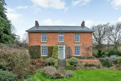 Image de 4 chambres à coucher à Newtown