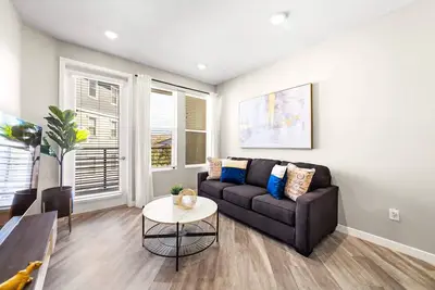 Image de Chic Apt. w/ Jacuzzi, Pool, Nr Casino & Shopping