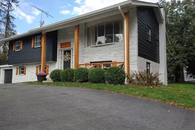 Image de Paradise Place-Spacious home with Hot Tub+Fire Pit